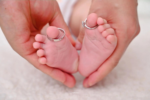 张家口宝宝打喷嚏发烧